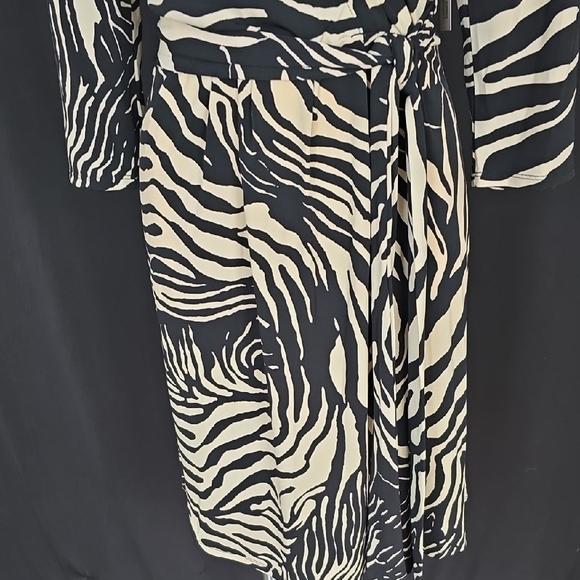 Liz Claiborne Zebra Print Long Sleeve Dress - Picture 5 of 12